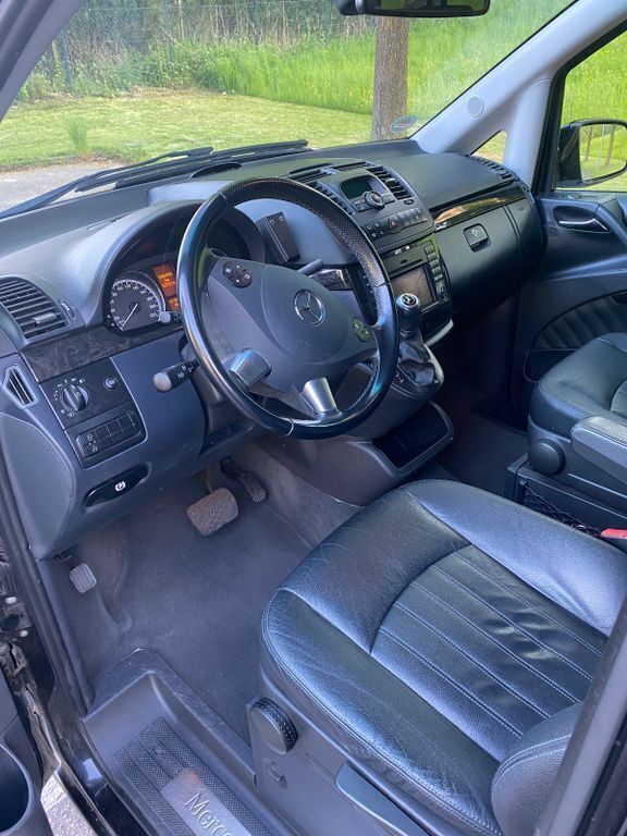 Schwarz Gebraucht 2012 Mercedes Viano Edition Van / Kleinbus | 23.000 € (Etwas zu teuer) - Bild 1/4