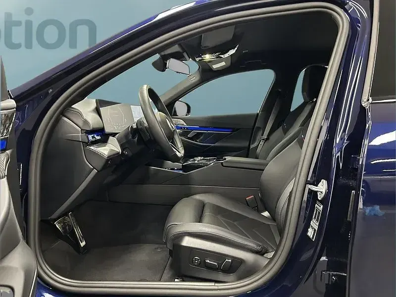 Gebraucht BMW 520 208 PS (152 kW) 2025 Blau Limousine
