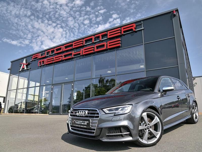 Grau Gebraucht 2018 Audi S3 Ambiente Limousine | 37.890 € (Teuer) - Bild 1/4