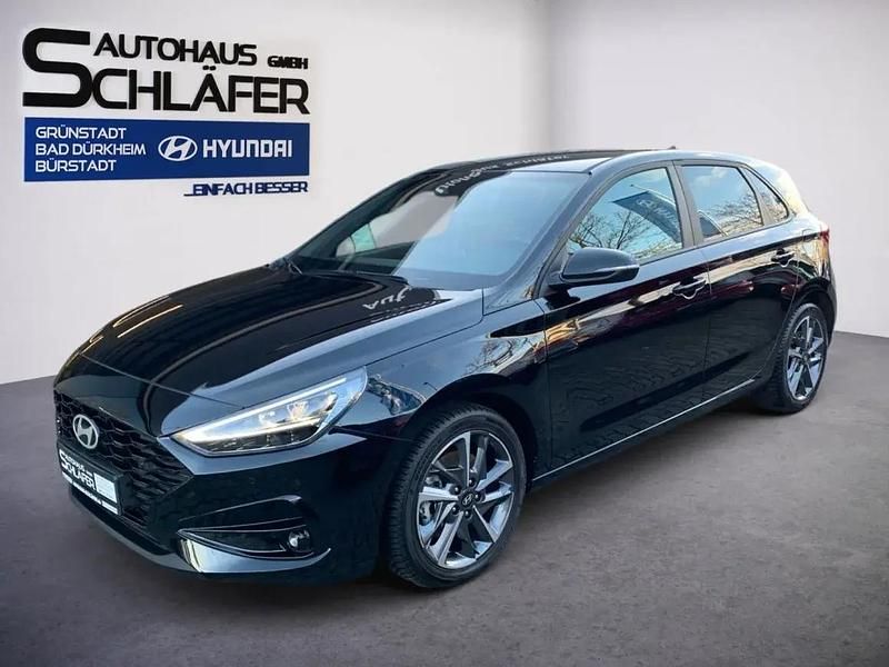 Abyss black / mic Gebraucht 2025 Hyundai i30 Advantage Limousine | 20.480 € (Fairer Preis) - Bild 1/1