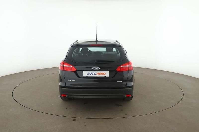Gebraucht Ford Focus Ambiente 101 PS (74 kW) 2015 Schwarz Kombi