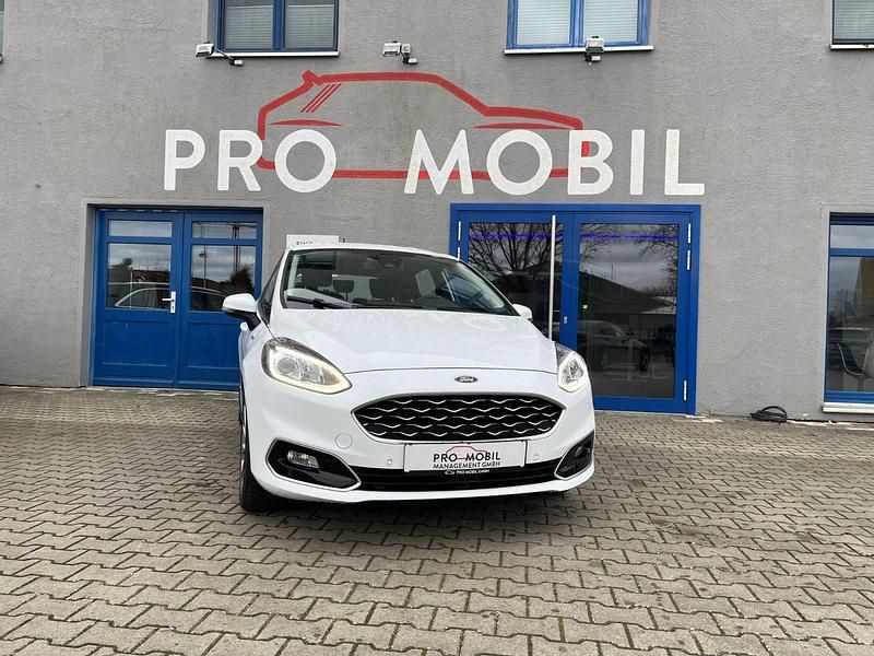 Weiß Gebraucht 2017 Ford Fiesta Vignale Kleinwagen | 13.500 € (Teuer) - Bild 1/4
