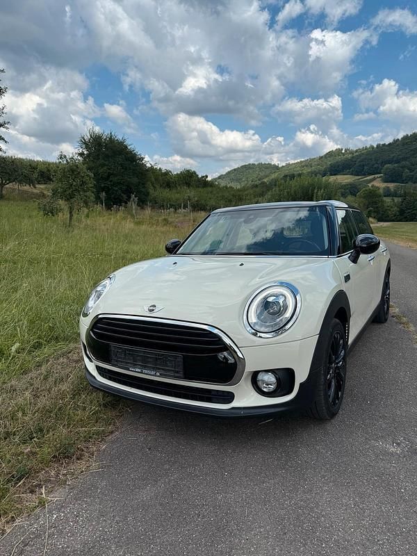 Weiß Gebraucht 2016 Mini Cooper Clubman Kombi | 13.099 € (Fairer Preis) - Bild 1/4