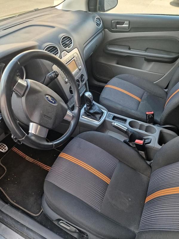 Second-hand Ford Focus 2010 Negru Break