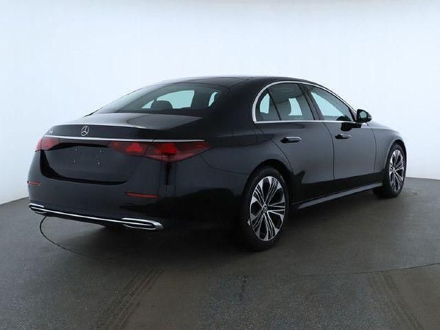 Gebraucht 2024 Mercedes E200 Avantgarde | 49.690 € (Teuer) - Bild 1/4