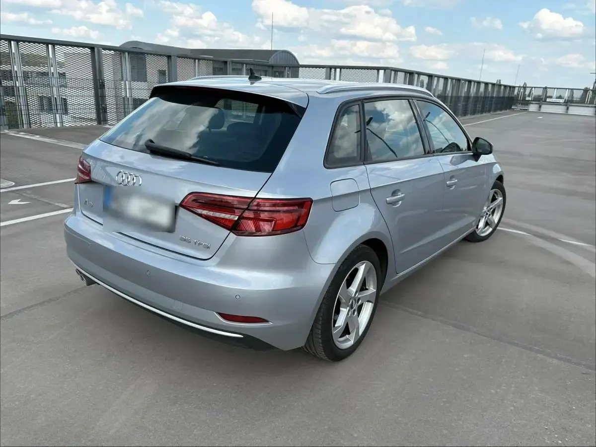 Second-hand Audi A3 150 CP (110 kW) 2019 Argintiu Berlinǎ