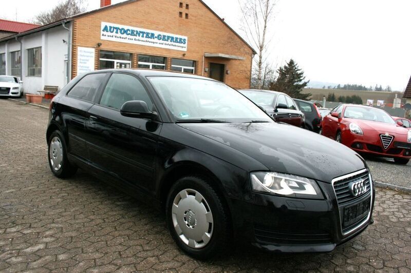 Schwarz Gebraucht 2009 Audi A3 Attraction Limousine | 4.450 € (Fairer Preis) - Bild 1/4