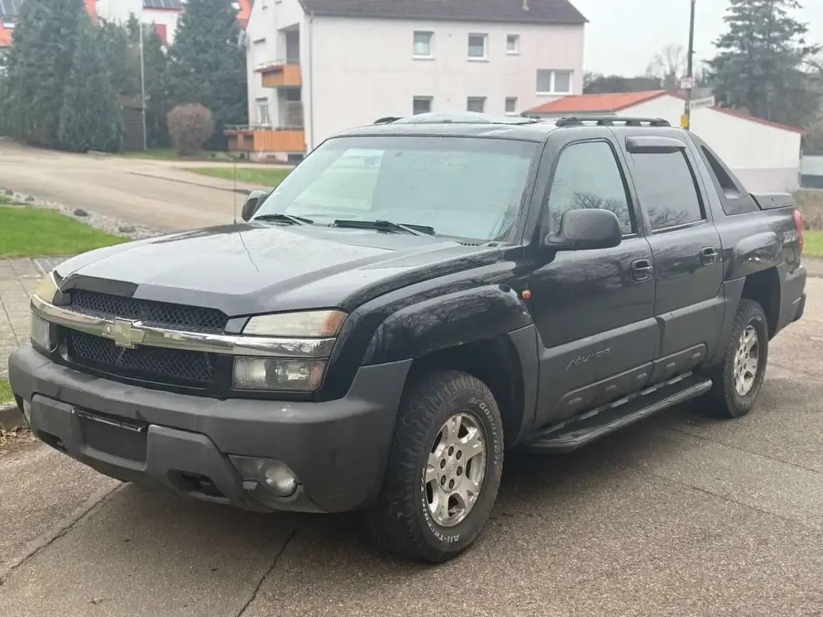 Używany Chevrolet Avalanche 286 KM (210 kW) 2003 Czarny Pickup