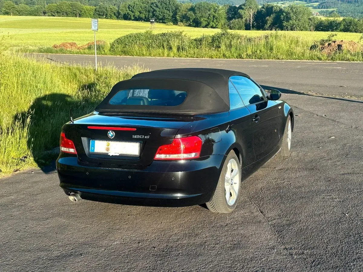 Gebraucht BMW 120 Cabriolet 177 PS (130 kW) 2012 Schwarz Cabrio