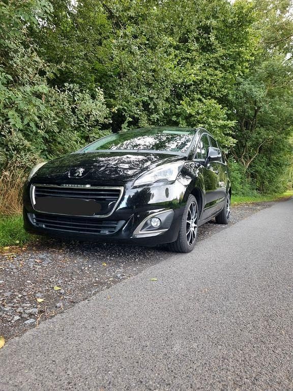 Schwarz Gebraucht 2014 Peugeot 5008 Allure Van / Kleinbus | 8.200 € (Fairer Preis) - Bild 1/4