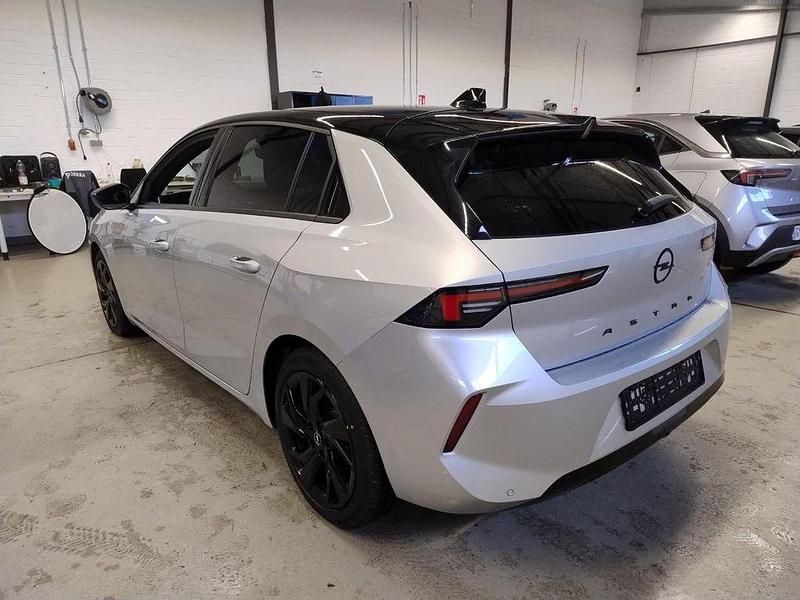 Gebraucht Opel Astra 131 PS (96 kW) 2024 Silber Limousine