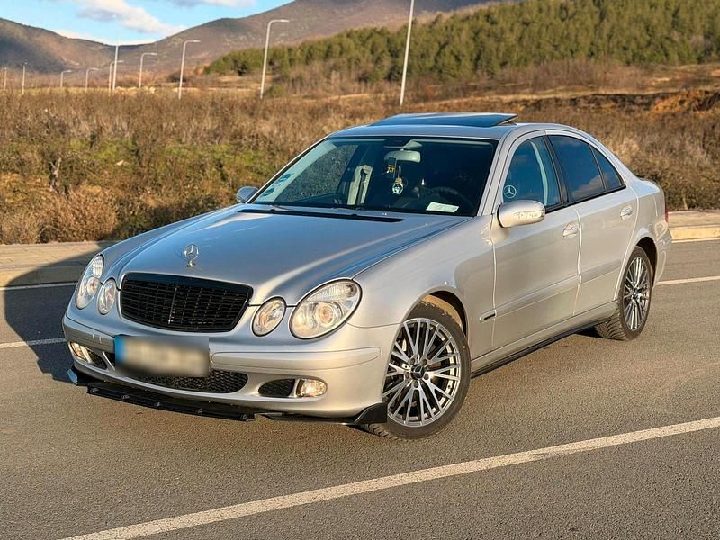 Gebraucht Mercedes E220 150 PS (110 kW) 2005 Silber Limousine