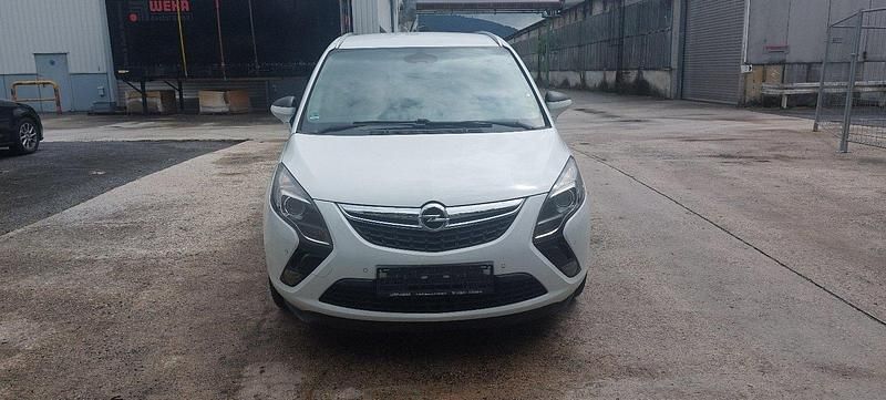 Weiß Gebraucht 2015 Opel Zafira Kombi | 5.900 € (Guter Preis) - Bild 1/4