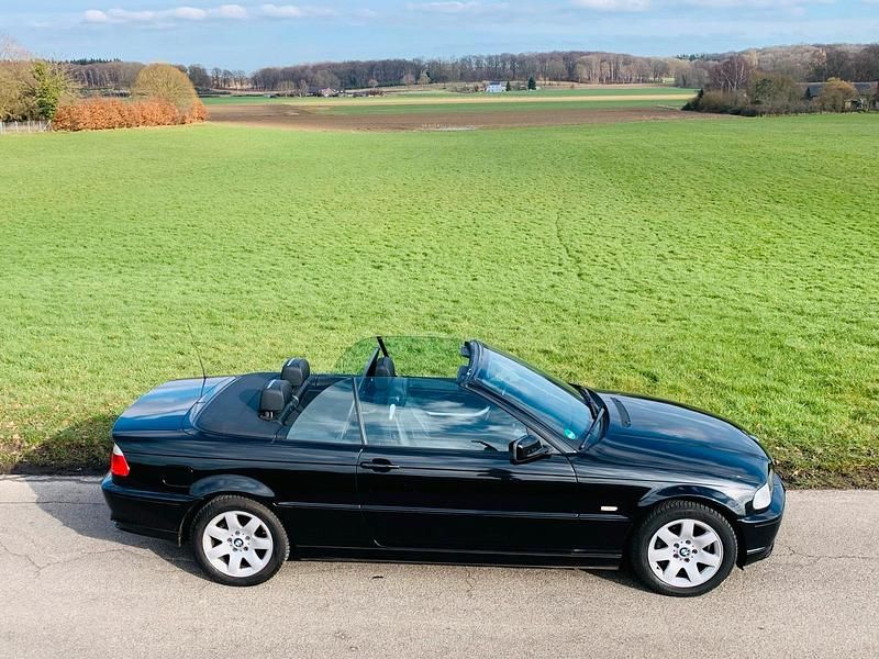 Gebraucht BMW 318 143 PS (105 kW) 2002 Schwarz Cabrio