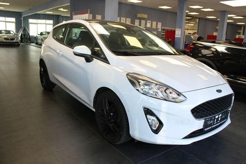 Weiß Gebraucht 2018 Ford Fiesta Cool & Connect Kleinwagen | 8.980 € (Fairer Preis) - Bild 1/4