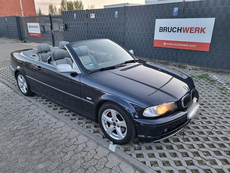 Gebraucht BMW 320 Cabriolet 170 PS (125 kW) 2002 Blau Cabrio