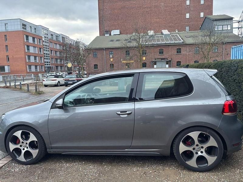 Grau Gebraucht 2011 VW Golf GTI Limousine | 8.600 € (Guter Preis) - Bild 1/4