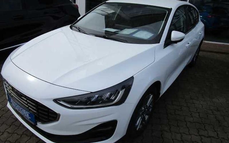 Gebraucht Ford Focus Titanium 125 PS (91 kW) 2022 Weiß Limousine