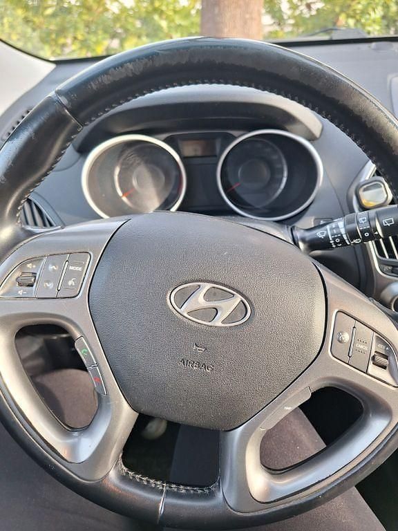 Gebraucht Hyundai ix35 136 PS (100 kW) 2015 Schwarz SUV