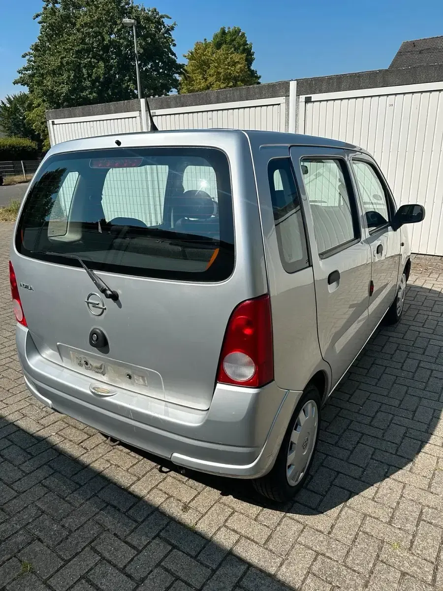 Gebraucht Opel Agila 72 PS (52 kW) 2005 Silber Van / Kleinbus