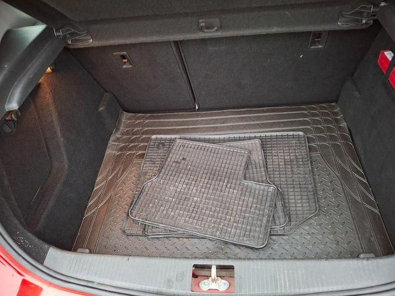 Gebraucht Opel Astra Selection 110 PS (80 kW) 2010 Rot Limousine