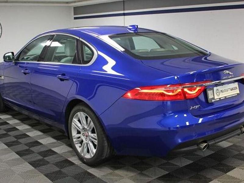 Gebraucht Jaguar XF Portfolio 250 PS (183 kW) 2019 Blau Limousine
