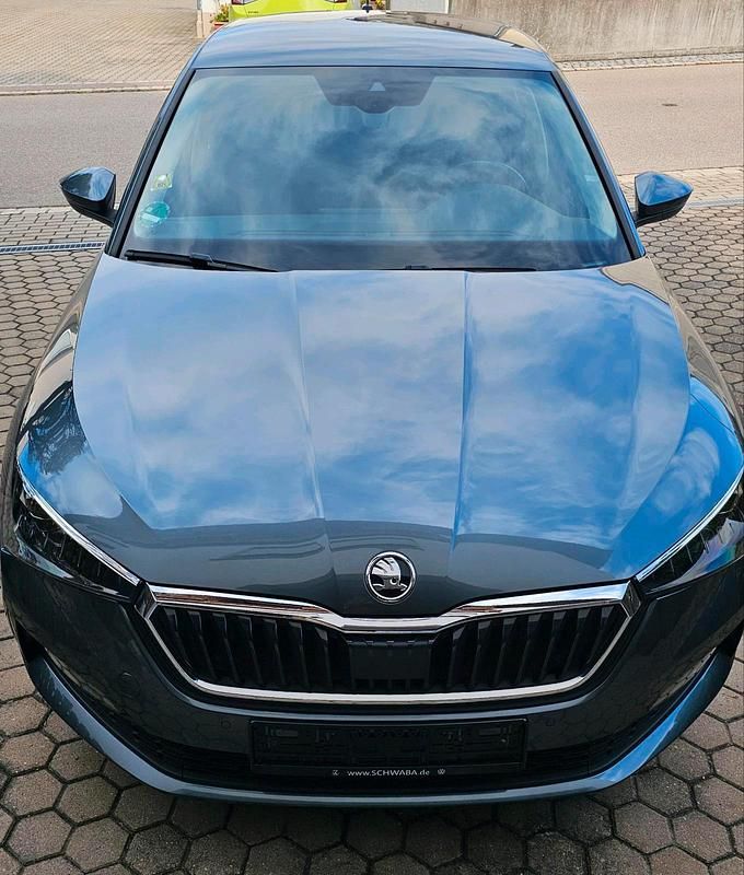 Grau Gebraucht 2020 Skoda Scala Drive Kleinwagen | 17.900 € (Fairer Preis) - Bild 1/4