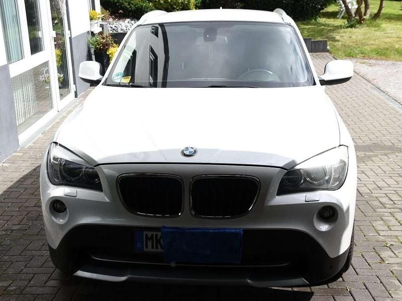 Weiß Gebraucht 2012 BMW X1 SUV | 8.999 € (Fairer Preis) - Bild 1/4