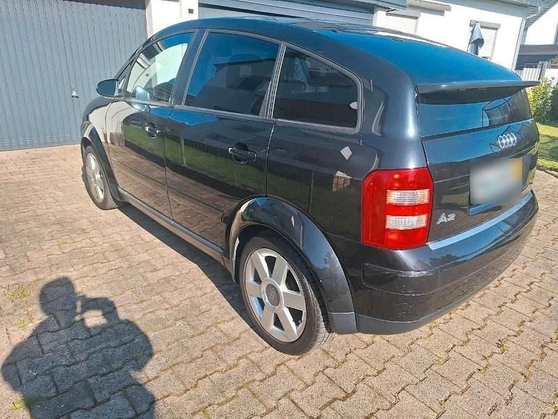 Second-hand Audi A2 75 CP (55 kW) 2002 Negru Hatchback