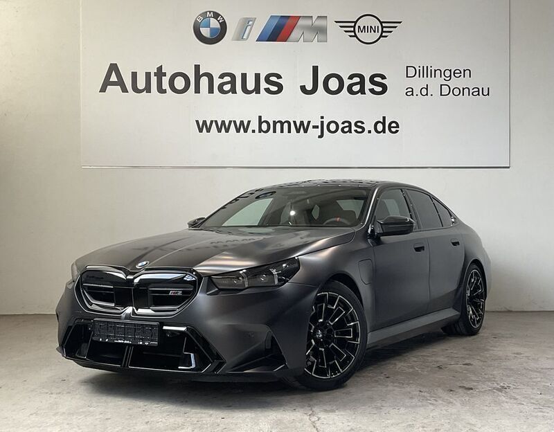 Grau Neu 2025 BMW M5 Sport Line Limousine | 142.000 € (Fairer Preis) - Bild 1/4