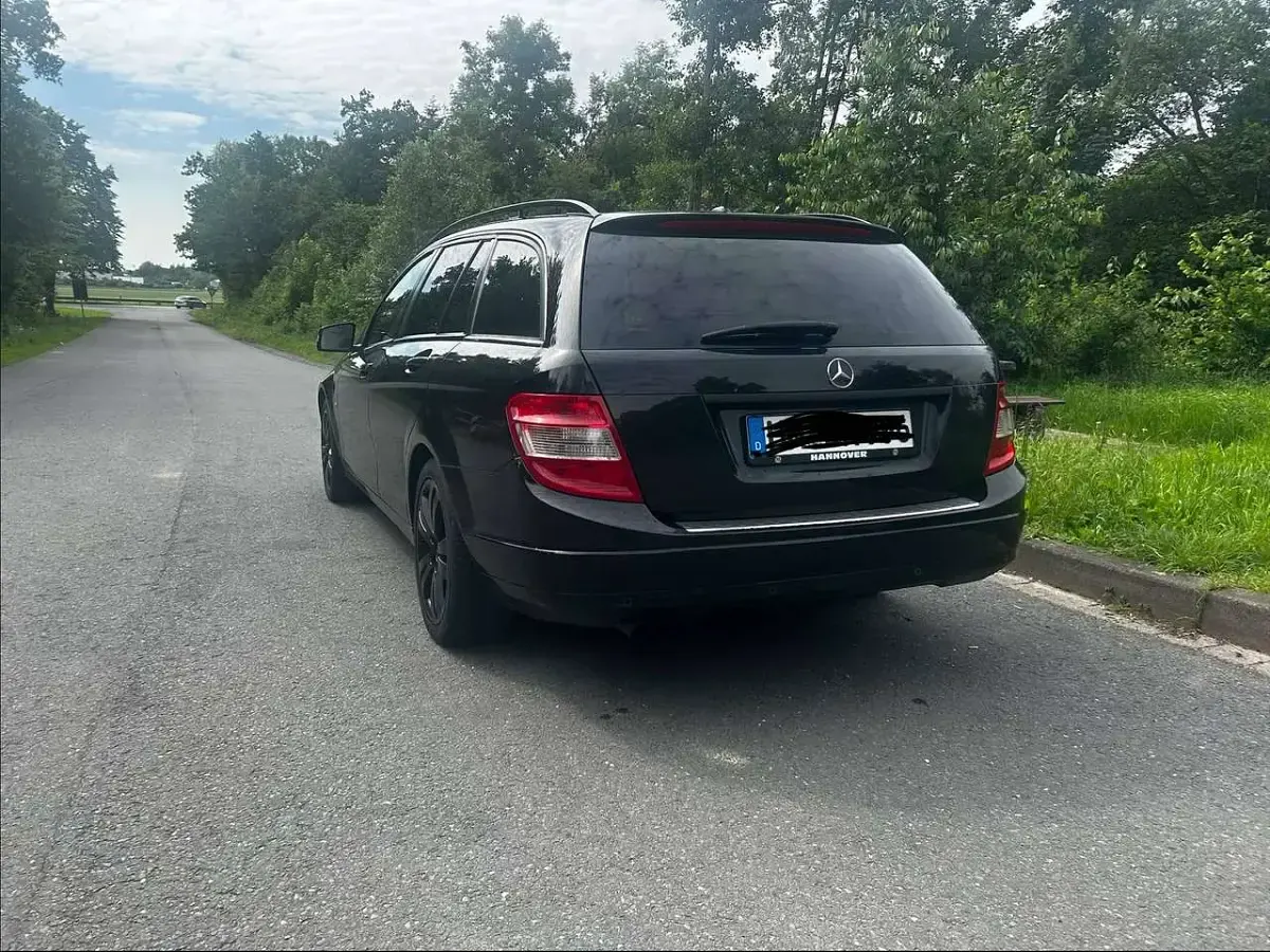 Gebraucht Mercedes C180 156 PS (114 kW) 2009 Schwarz Kombi