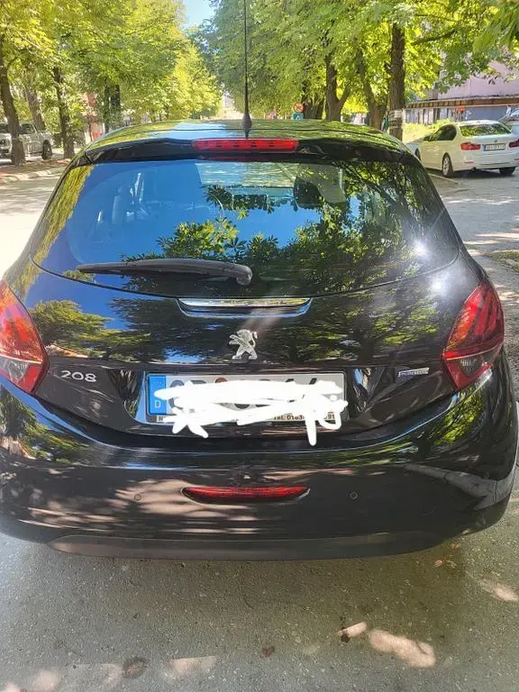 Gebraucht Peugeot 208 82 PS (60 kW) 2016 Schwarz Kleinwagen