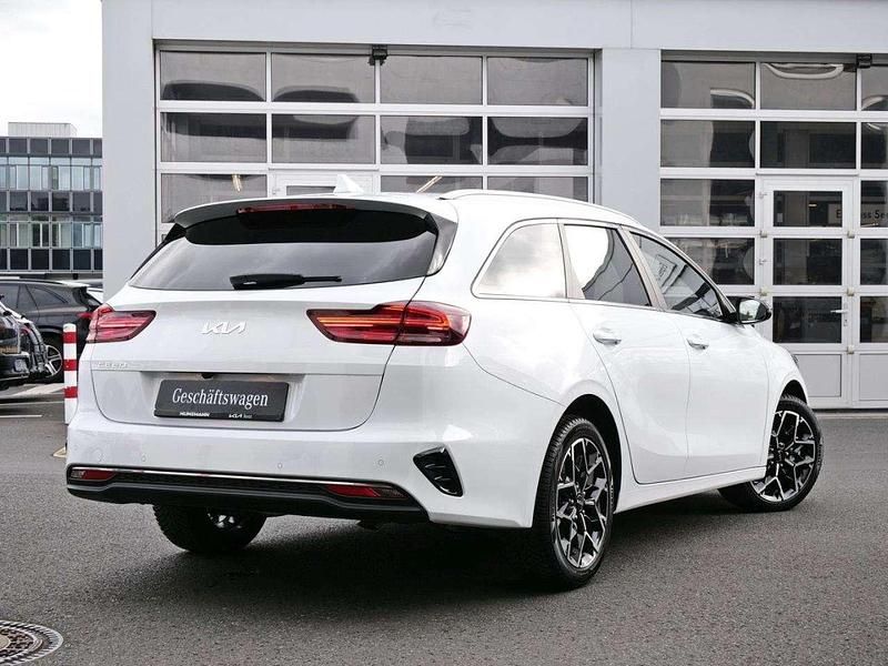 Gebraucht Kia Ceed Sportswagon 101 PS (74 kW) 2025 Carraraweiß metallic Kombi