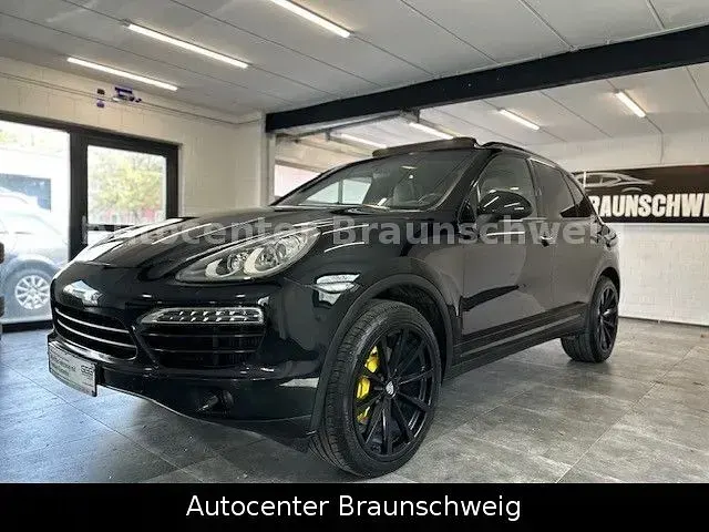 Używany Porsche Cayenne 245 KM (180 kW) 2012 Czarny SUV