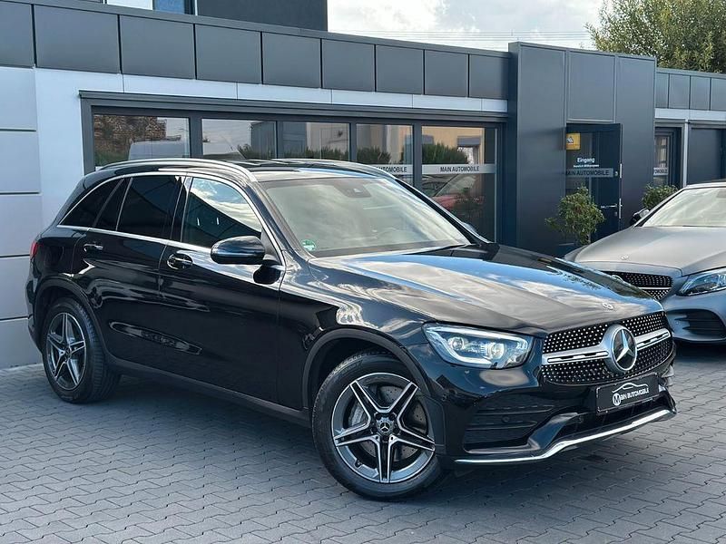 Schwarz Gebraucht 2020 Mercedes GLC300 AMG SUV | 33.890 € (Guter Preis) - Bild 1/4