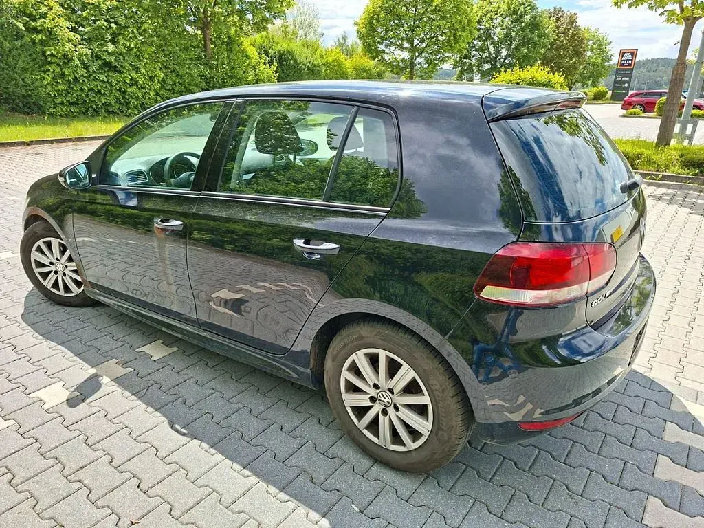 Gebraucht VW Golf VI Trendline 105 PS (77 kW) 2011 Schwarz Kleinwagen