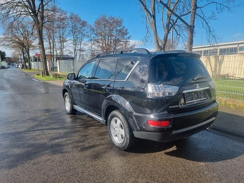 Gebraucht Mitsubishi Outlander Intense 177 PS (130 kW) 2010 Schwarz SUV