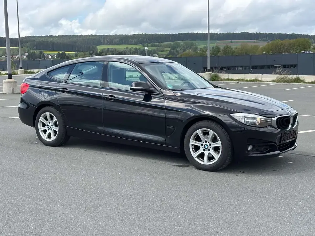 Gebraucht BMW 320 190 PS (139 kW) 2016 Schwarz Kombi