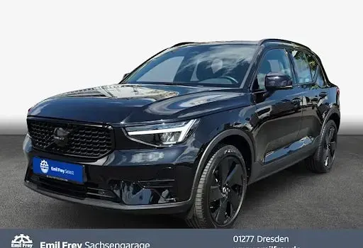 Gebraucht Volvo XC40 Plus 163 PS (119 kW) 2025 Onyx schwarzmetallic SUV