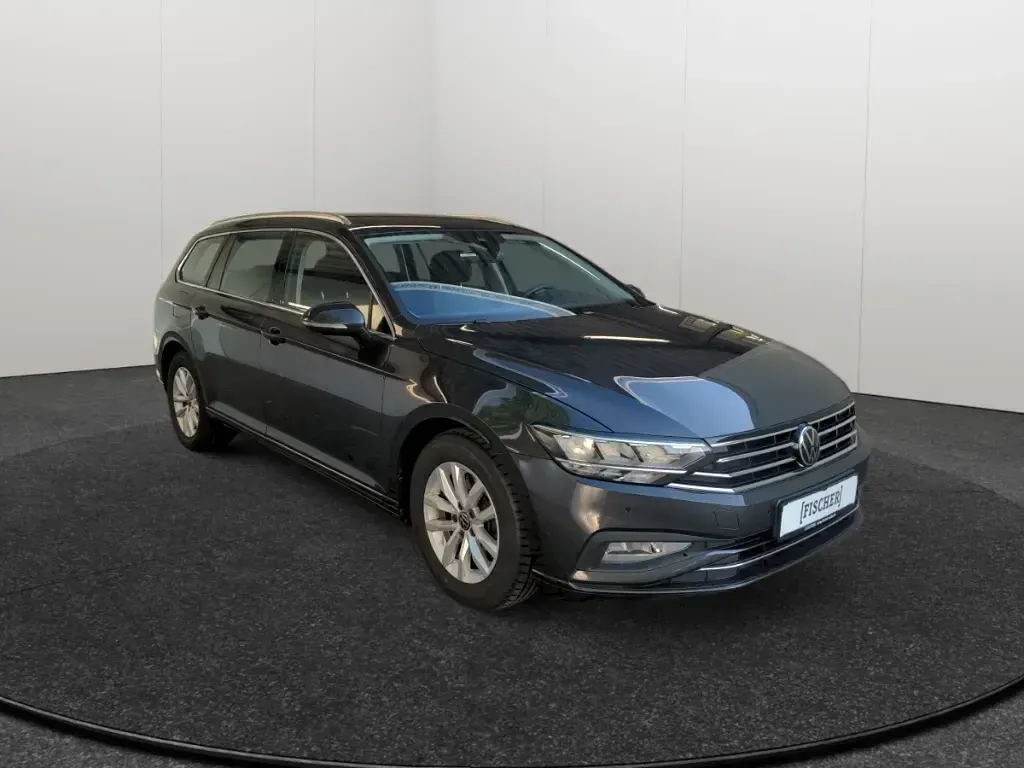 Gebraucht VW Passat Business 150 PS (110 kW) 2023 Grau Kombi