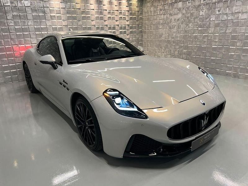 Gebraucht Maserati Granturismo 491 PS (361 kW) 2023 Grau Coupé