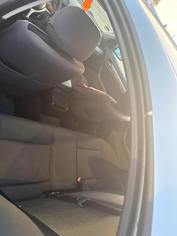 Gebraucht BMW 320 150 PS (110 kW) 2004 Silber Limousine