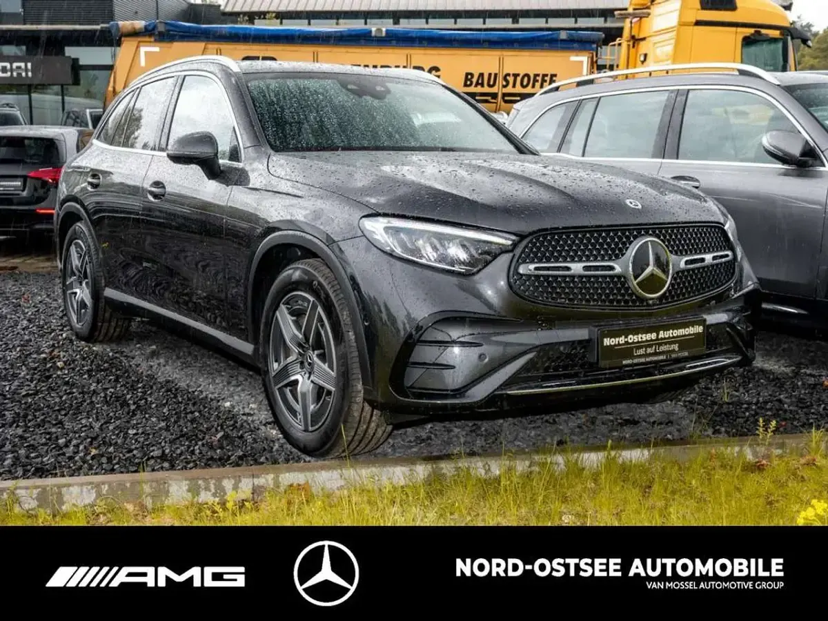 Gebraucht Mercedes GLC300 AMG 269 PS (197 kW) 2025 Graphitgrau metallic SUV