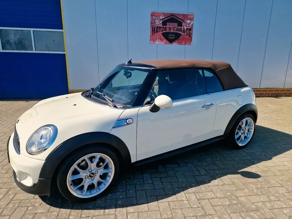 Gebraucht Mini Cooper S Cabriolet 184 PS (135 kW) 2011 Weiß Cabrio