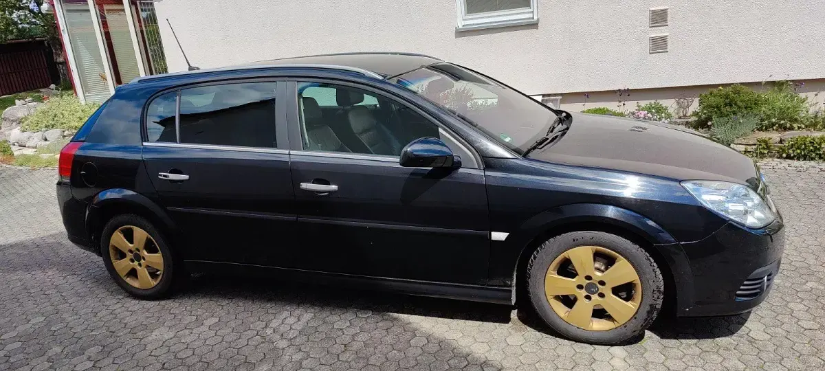 Gebraucht Opel Signum 150 PS (110 kW) 2008 Schwarz Kleinwagen