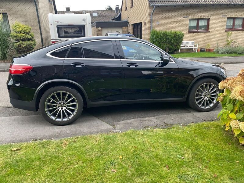 Schwarz Gebraucht 2017 Mercedes GLC350 AMG line Coupé | 36.500 € (Fairer Preis) - Bild 1/4