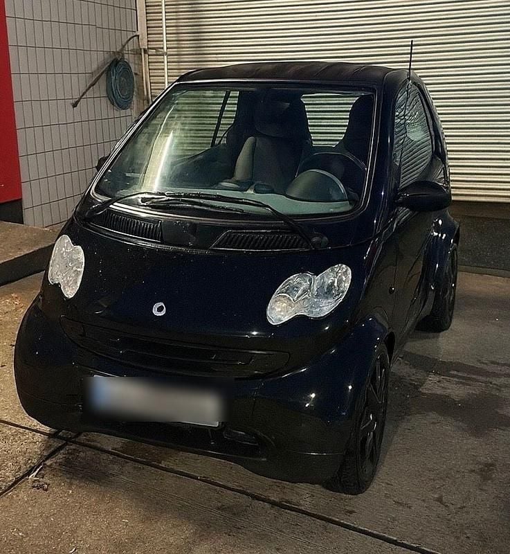 Schwarz Gebraucht 2004 Smart ForTwo Coupé Pure Coupé | 999 € (Guter Preis) - Bild 1/4