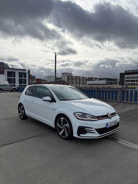 Gebraucht VW Golf VII GTI 230 PS (169 kW) 2017 Limousine