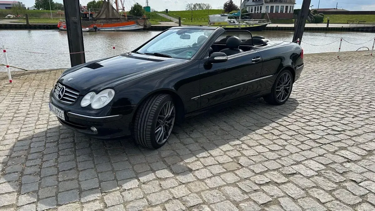 Gebraucht Mercedes CLK320 Avantgarde 218 PS (160 kW) 2005 Schwarz Cabrio