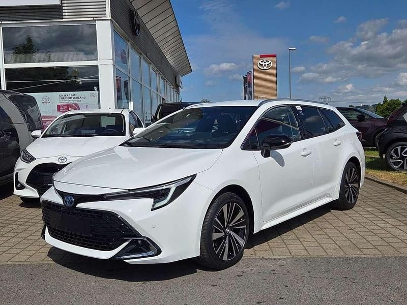 Neu Toyota Corolla 178 PS (130 kW) 2026 Schneeweiß Kombi